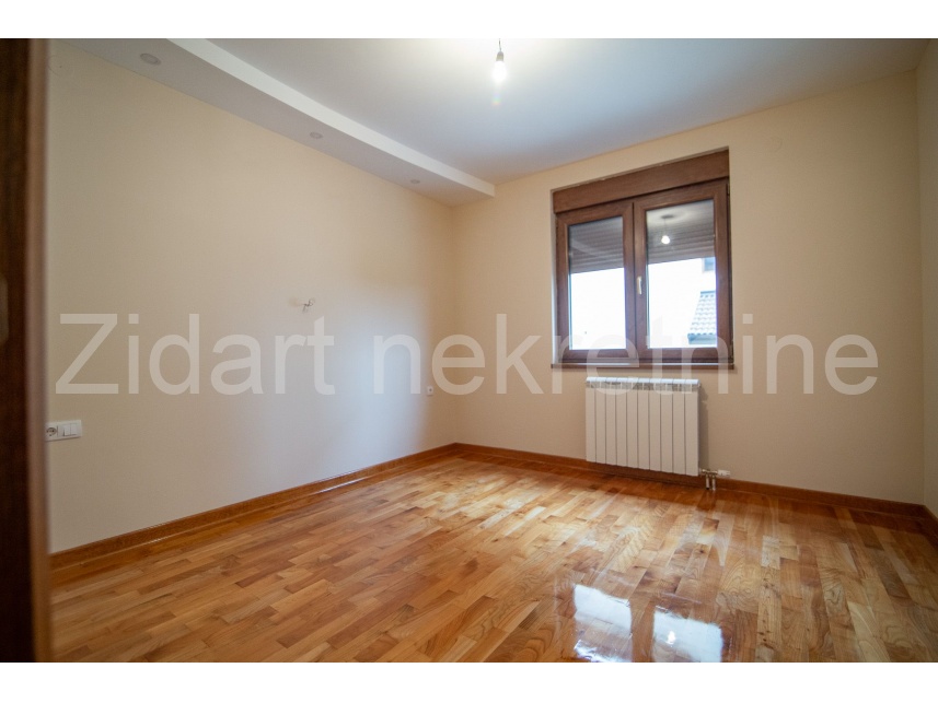 Квартира, 721 м², 137 000$ — FAKTOR